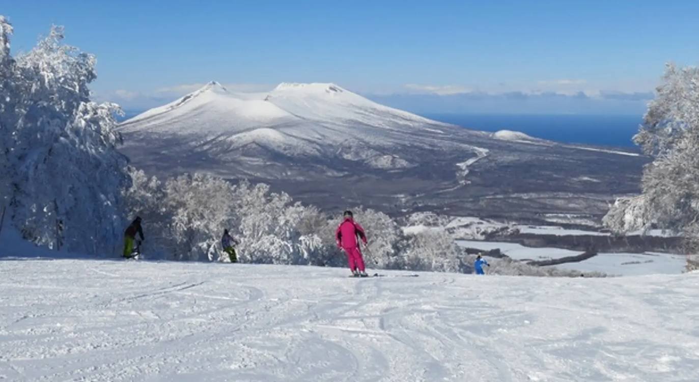 【4人成團．含教練授課】北海道函館七飯粉雪體驗．大沼王子溫泉 5 日